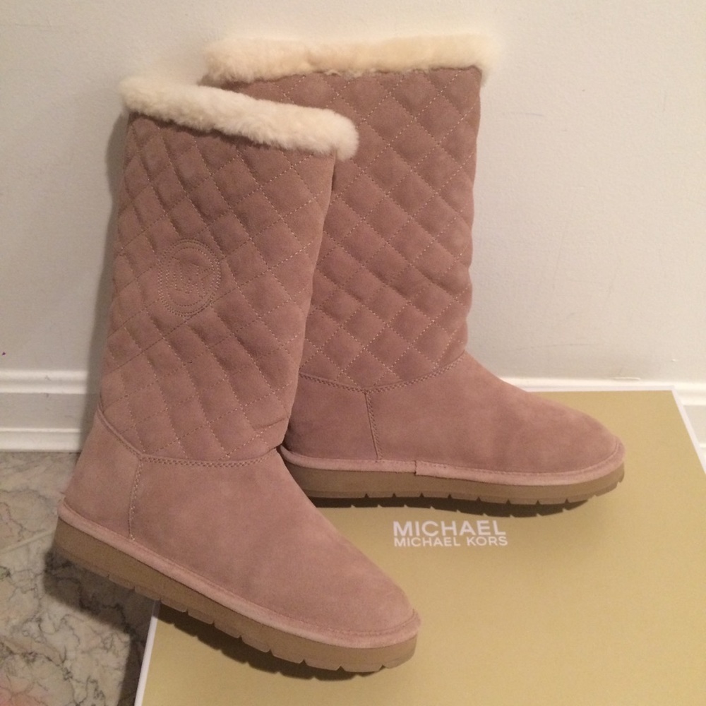 Sandy Quilted Suede Fur Cold Weather Boots - Picture 13 of 16